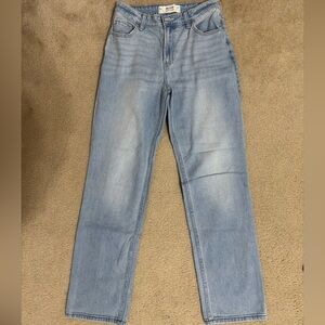 Lightwash Straight Leg Jeans